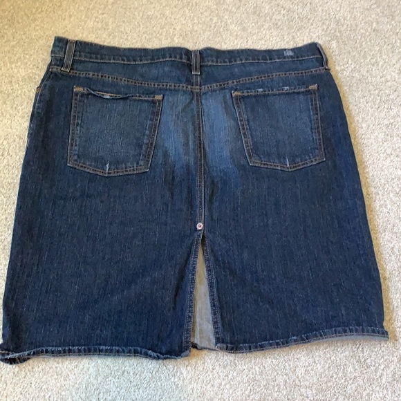 STRETCHY GAP JEAN SKIRT - Picture 3 of 5
